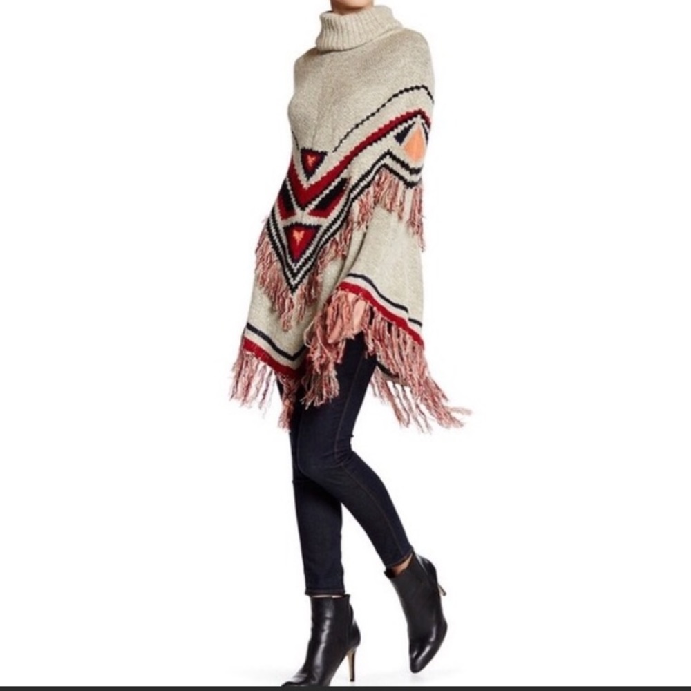 🎈SOLD. Shiraleah chicago poncho sweater - Picture 1 of 8